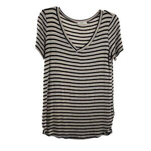 A. Gain Women's V-Neck Short Sleeve Beige/Black Striped Top Size Small